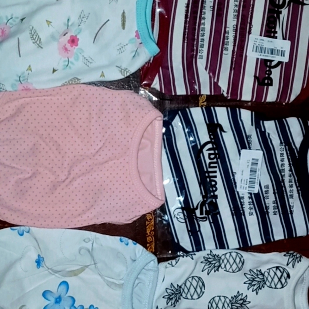 XS dog clothes (9 pieces)